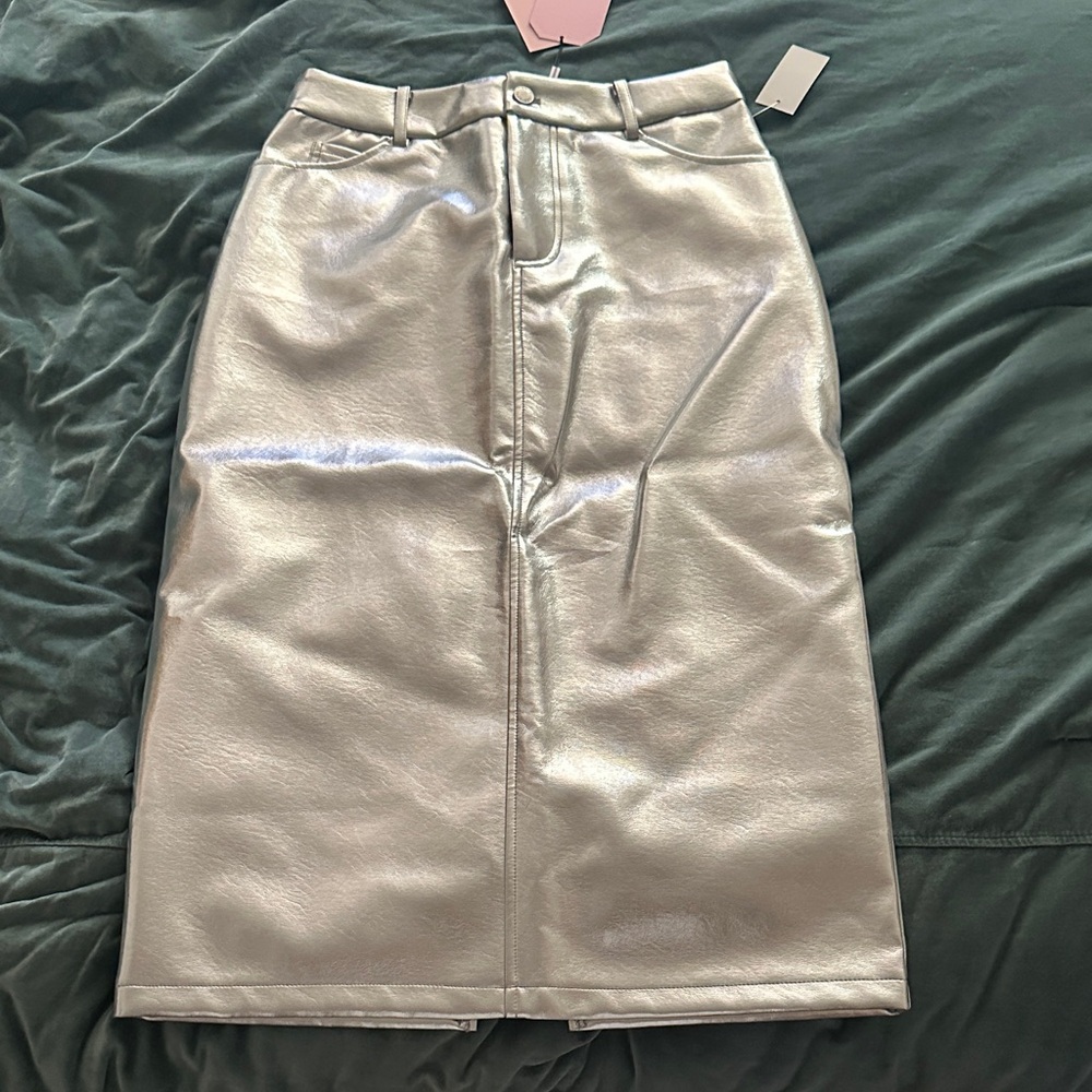 Avec Les Filles Silver Metallic Women's Midi Skirt